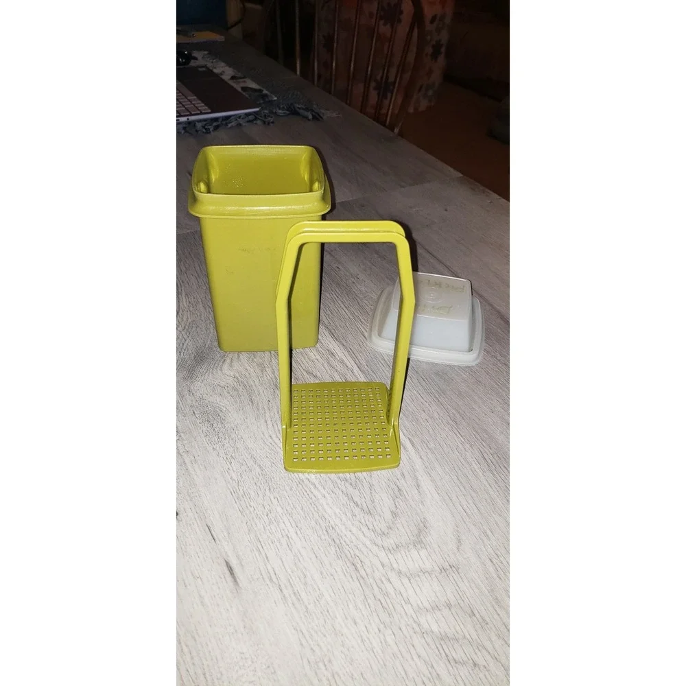 Vintage Tupperware Pickle A-Way Avocado Green Container Strainer 1330-5 Retro